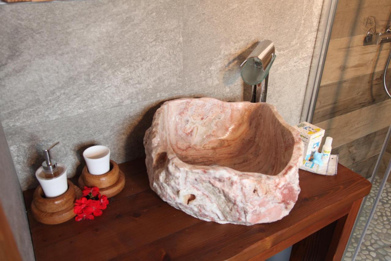 Mi Casa Tu Casa Panzió Brusson Kültér fotó